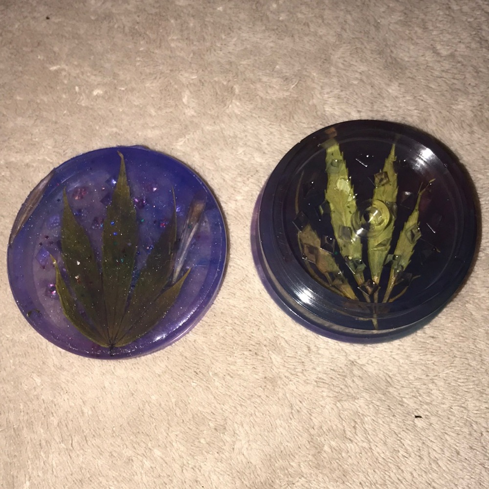 Epoxy resin herb grinder with leaves 🍃 created by Me 💕